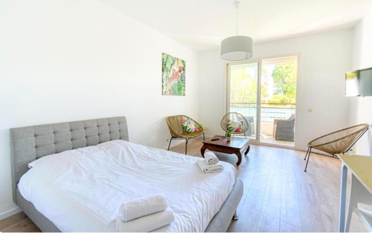 Superbe Studio Lumineux Sur Cannes Avec Terrasse ! A Quelques Minutes De La Celebre Rue D'Antibes ! מראה חיצוני תמונה