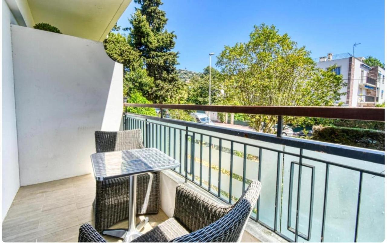 Superbe Studio Lumineux Sur Cannes Avec Terrasse ! A Quelques Minutes De La Celebre Rue D'Antibes ! מראה חיצוני תמונה